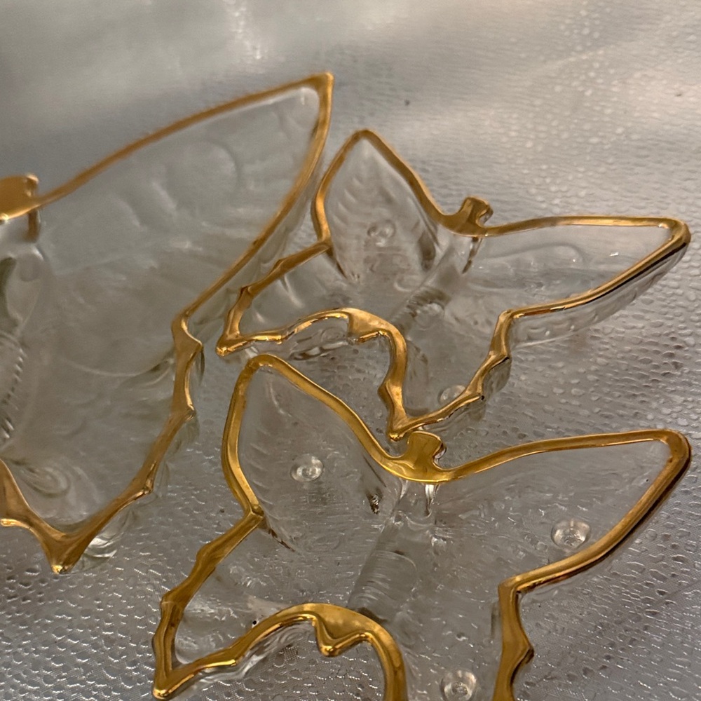 Vintage Jeanette Glass Butterfly shaped trinket dishes with gold painted trim - Picture 3 of 16
